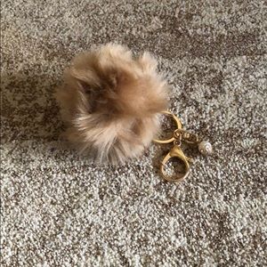 🛑SOLD LOCAL🛑Puff ball key ring 🔑 or can hang from a purse